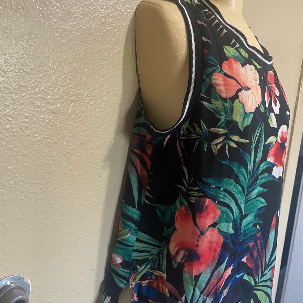 Xhilaration Pink and Orange Sleeveless Tank Top